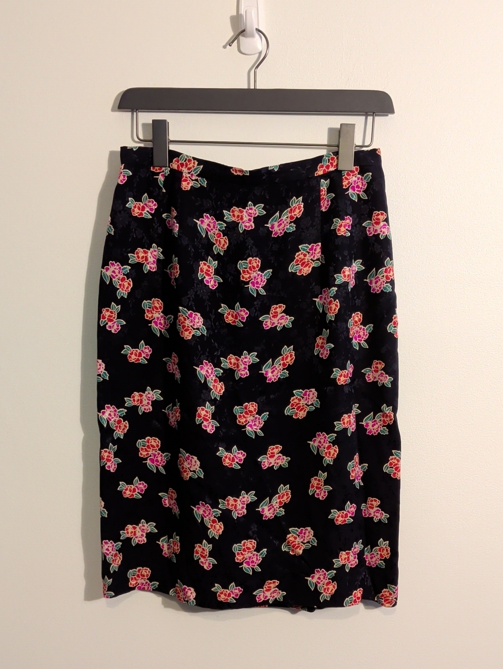 VINTAGE SILK floral pencil skirt - size 12 - Picture 1 of 7
